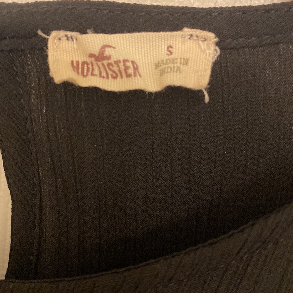 Hollister Cold Shoulder Top - Picture 4 of 9